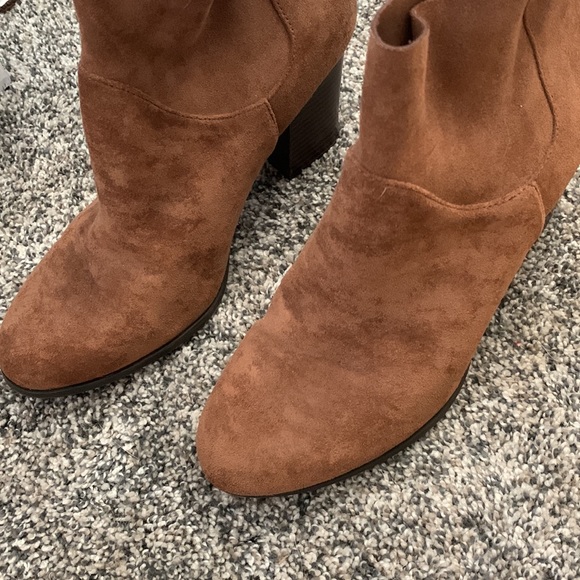 High heeled boots - Picture 4 of 4